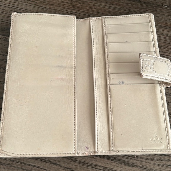 GUCCI Ivory Guiccissima Leather Wallet - Picture 7 of 16